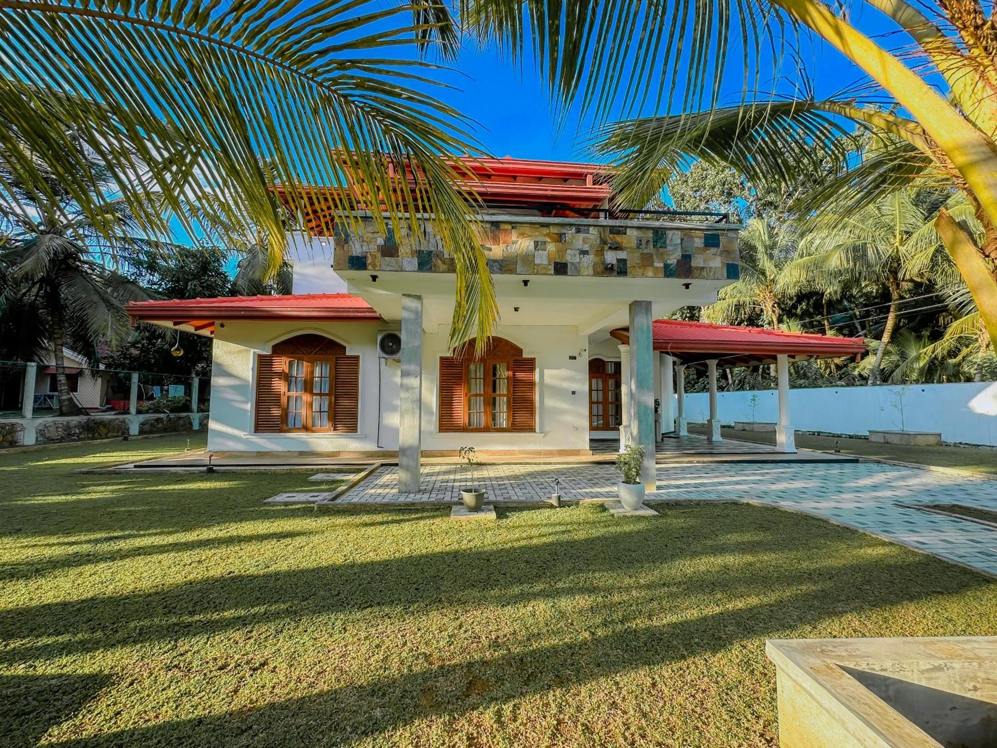 Homestay Solace - 5 Min Walk To *